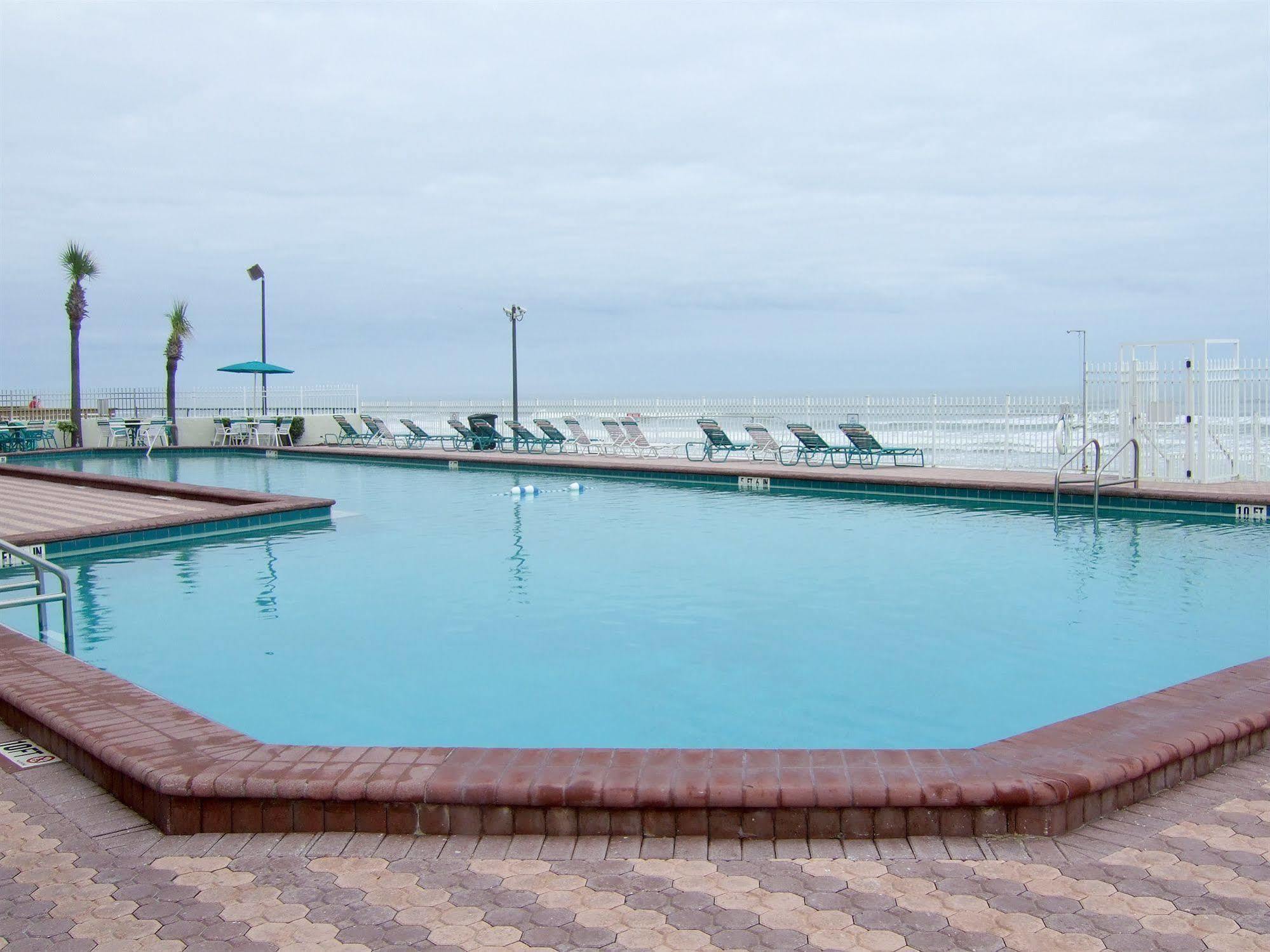 Harbour Beach Resort Studios! Daytona Beach Exterior photo